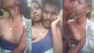 Video Mesum Pasangan India Di Semak-semak, Goyang Seru Di Luar Ruangan, Bikin Makin Panas!