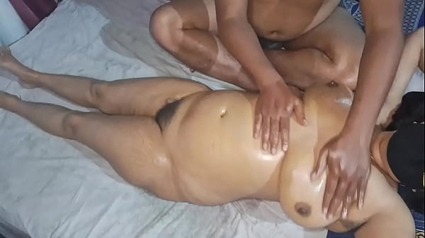 Bhabhi India Bergairah, Pijat Bugil Penuh Nikmat
