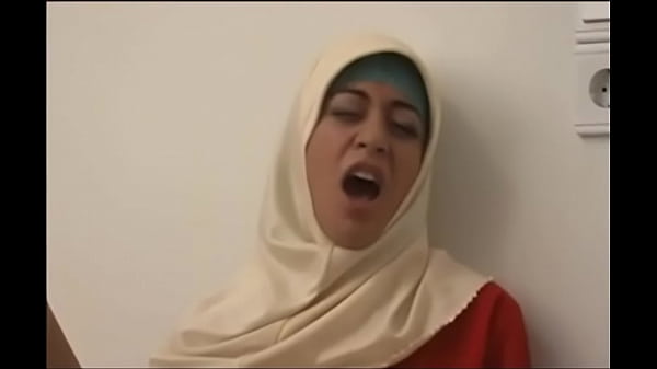 Masturbasi Lihat Cewek Arab Berjilbab, Bikin Ngaceng Parah